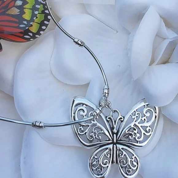 Butterfly Necklace - Picture 2 of 8